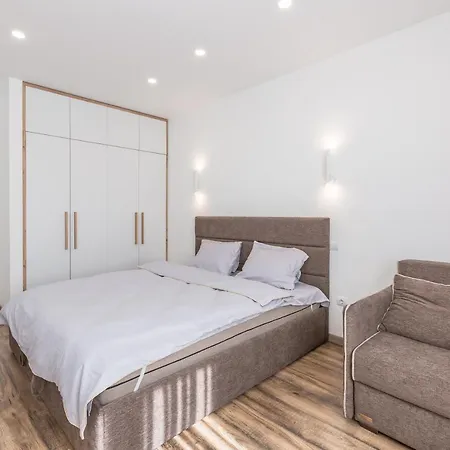 простора віп на вулиці під голоском 15 б Daire Lviv