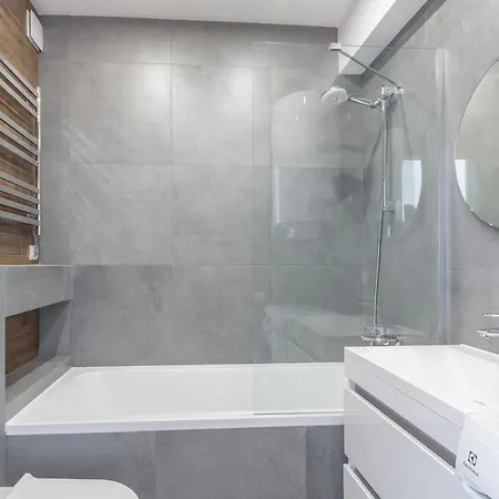 пенхауз в новобудові на вулиці під голоском 15-б Львів