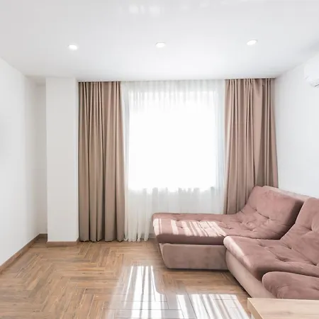 простора віп на вулиці під голоском 15 б Daire Lviv