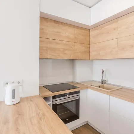 пенхауз в новобудові на вулиці під голоском 15-б Львів